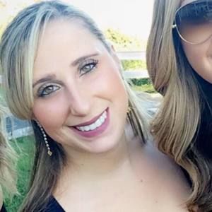 Meet your Posher, Eleana